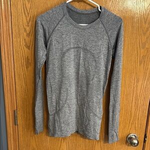 Lululemon Athletica Gray Long Sleeve Tee